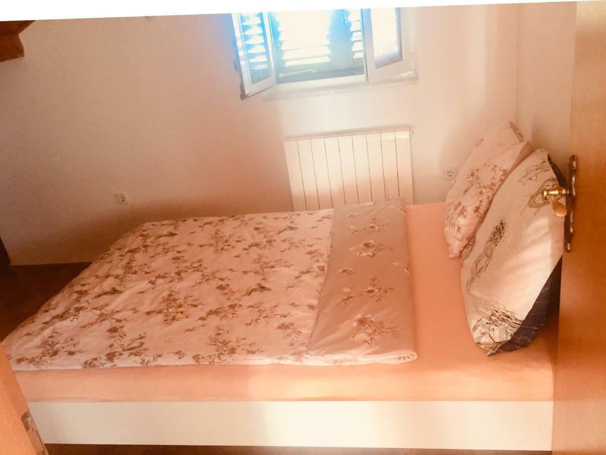 Apartment Doderovic Кострена Екстериор снимка